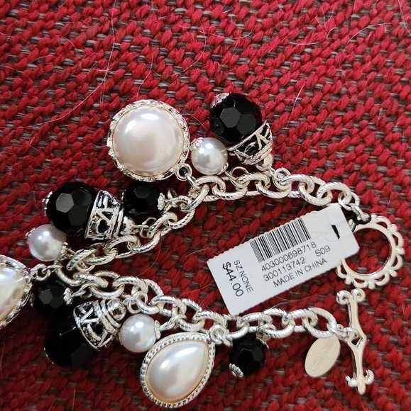 Set of Chicos Earrings and White House Black Market bracelet - Picture 5 of 6